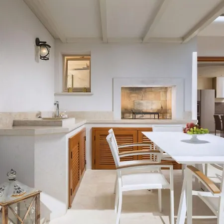فيلة Luxury With Private Swimming Pool In Vabriga