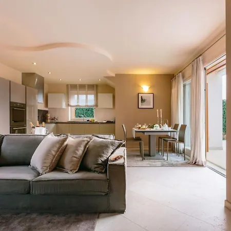 Luxury With Private Swimming Pool In Vabriga *