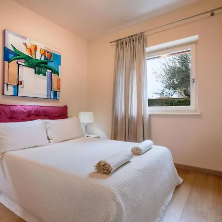 Luxury With Private Swimming Pool In Vabriga Villa